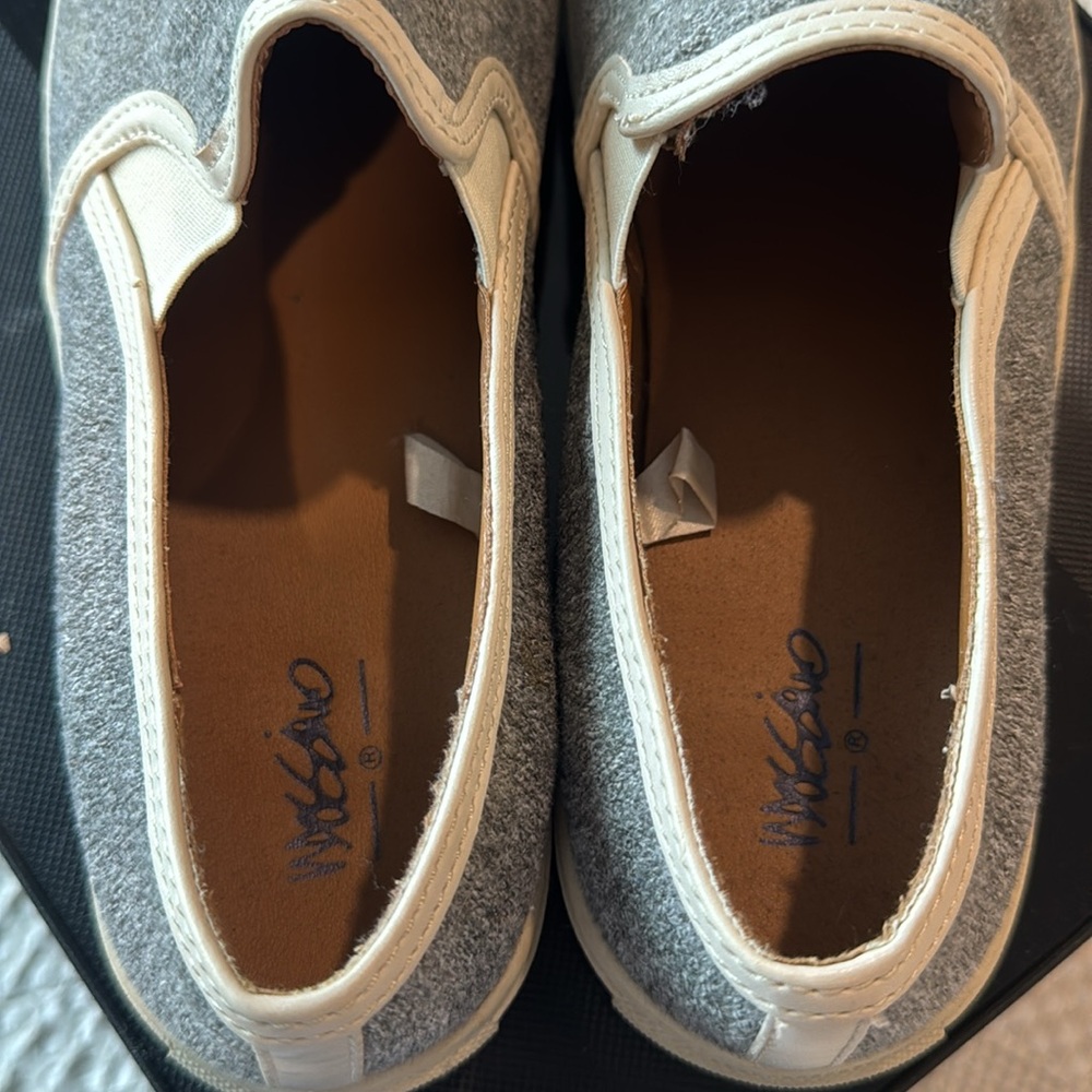 Mossimo Slides - Picture 6 of 7